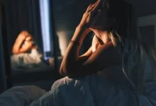 اضطرابات النوم تحت المجهر.. ما علاقة الأرق بالاكتئاب والسلوكيات الانتحارية؟