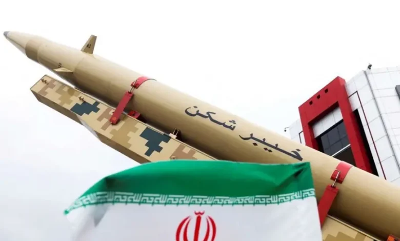الحوثيون يتجهون نحو تصنيع أجزاء من صواريخ خيبر شكن الإيرانية داخل اليمن