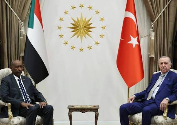 الدعم التركي السلبي متعدد الوسائل: آليات تغذية الصراع المسلح في السودان