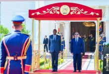 حرب السودان تفتح باب التساؤلات عن صفقة السيسي والبرهان.. الدعم العسكري مقابل النفوذ والموارد؟