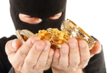 سرق 20 سواراً من متجر بإسطنبول.. لكن المفاجأة كانت بانتظاره (فيديو)