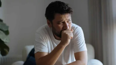 سعال لا يتوقف بعد الزكام.. ما الذي يحدث في الجهاز التنفسي؟