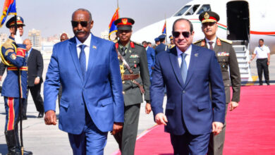 صمت جنرالات الجيش السوداني تجاه الغارات الجوية المصرية: التبعية العسكرية وحسابات الحرب الأهلية