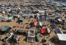 فيديو.. النيران تلتهم مخيماً للنازحين شرق مدينة غزة إثر هجوم إسرائيلي