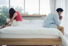 هل الاكتئاب معدٍ؟ وكيف تؤثر الحالة النفسية للمقربين في صحتنا النفسية؟